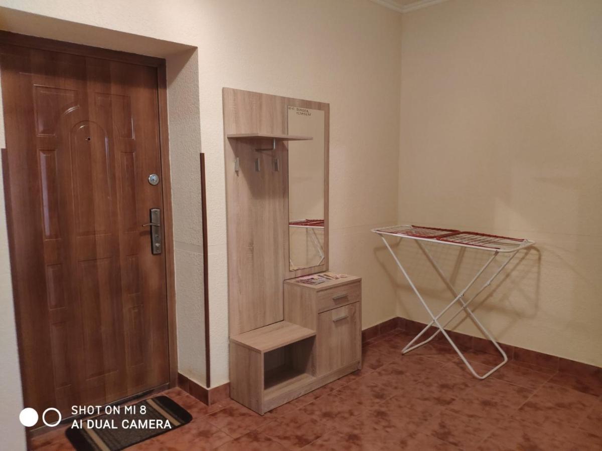 Apartments Domovik Мостова 5 Кв 37 Mukacheve Exterior foto
